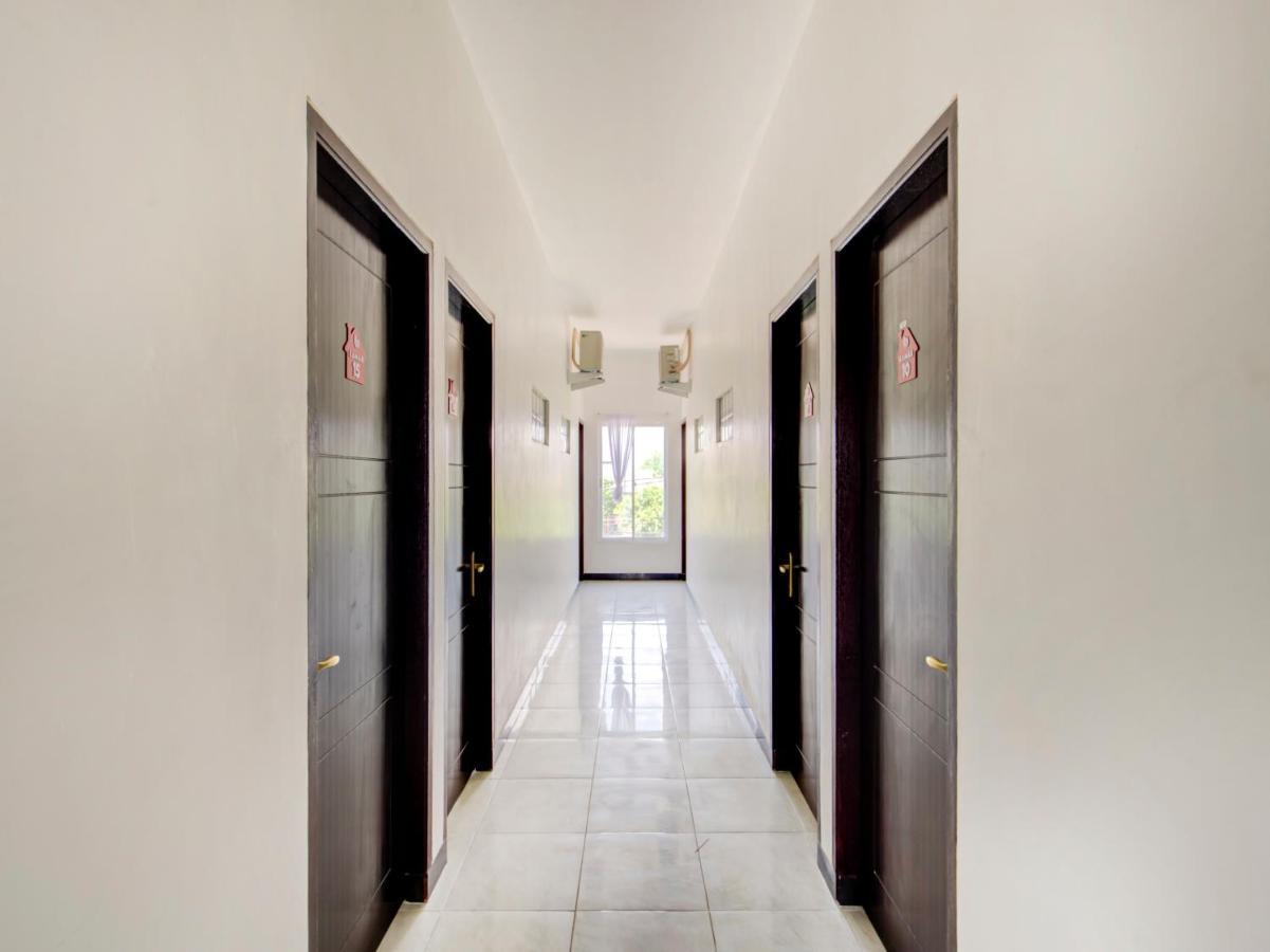 Oyo Life 3987 Kost Aditya Surabaya Dış mekan fotoğraf