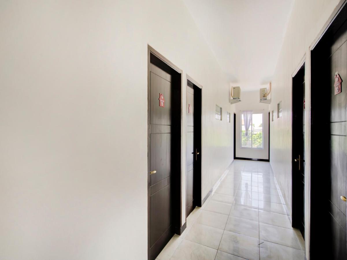 Oyo Life 3987 Kost Aditya Surabaya Dış mekan fotoğraf