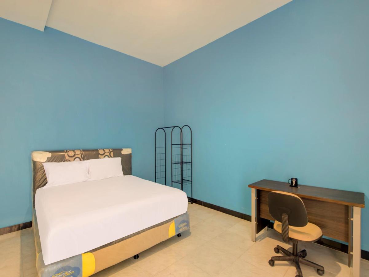 Oyo Life 3987 Kost Aditya Surabaya Dış mekan fotoğraf