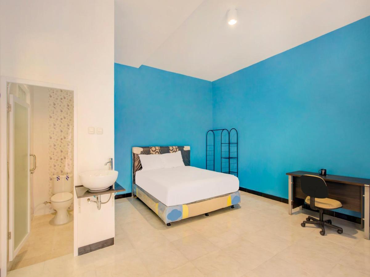 Oyo Life 3987 Kost Aditya Surabaya Dış mekan fotoğraf