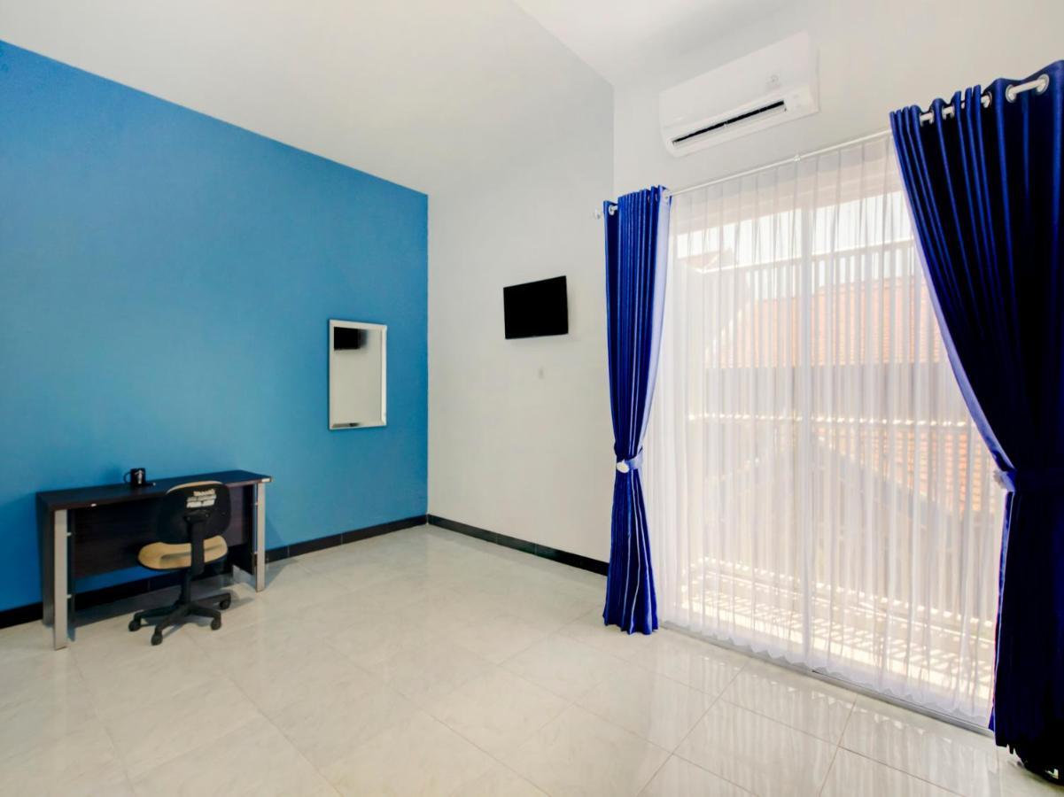 Oyo Life 3987 Kost Aditya Surabaya Dış mekan fotoğraf