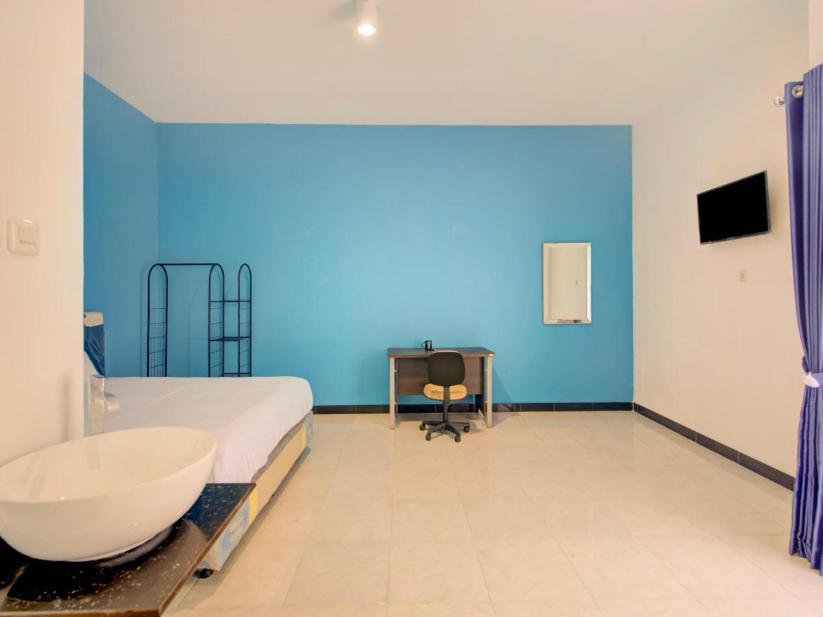 Oyo Life 3987 Kost Aditya Surabaya Dış mekan fotoğraf